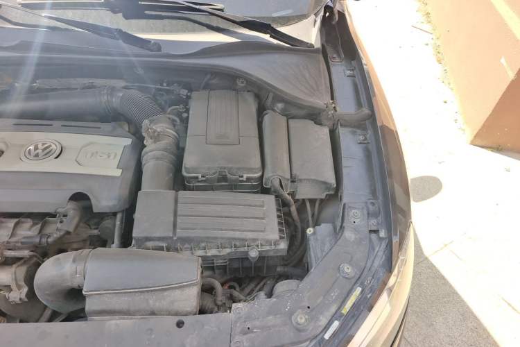 Used Volkswagen Passat 2013 1.8TSI DSG Prestige Edition Engine Bay Left