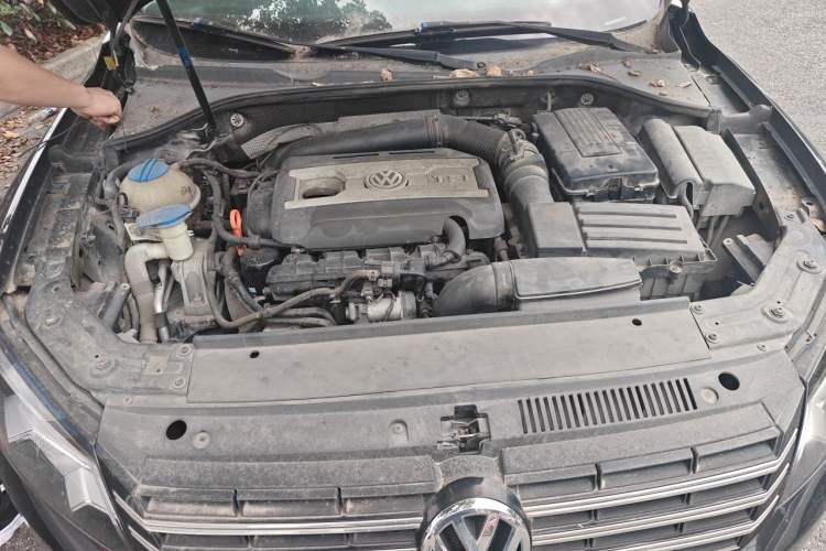 Used Volkswagen Passat 2013 1.8TSI DSG Prestige Edition Engine Bay