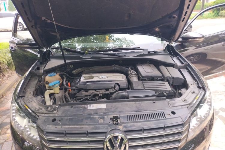 Used Volkswagen Passat 2013 1.8TSI DSG Prestige Edition Engine Bay