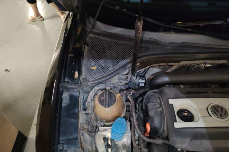 Used Volkswagen Passat 2013 1.8TSI DSG Prestige Edition Engine Bay Right