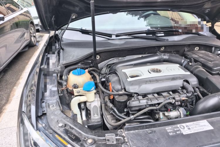 Used Volkswagen Passat 2013 1.8TSI DSG Prestige Edition Engine Bay Right