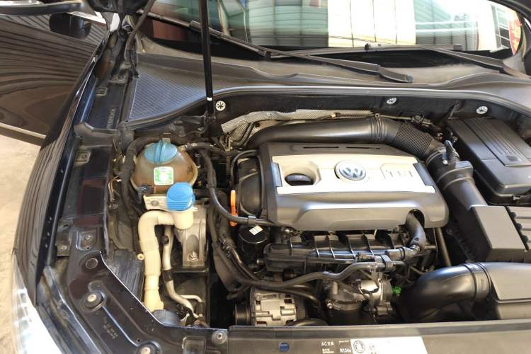 Used Volkswagen Passat 2013 2.0 TSI DSG Ultimate Edition Engine Bay Right