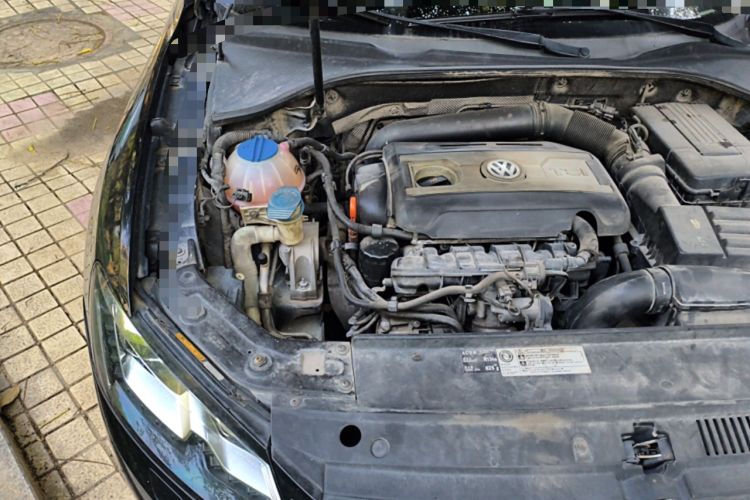 Used Volkswagen Passat 2013 1.8TSI DSG Prestige Edition Engine Bay Right