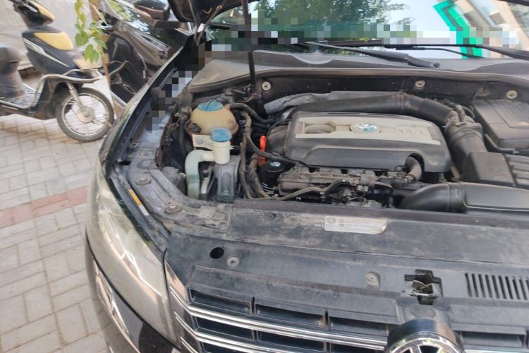 Used Volkswagen Passat 2013 1.8TSI DSG Prestige Edition Engine Bay Right