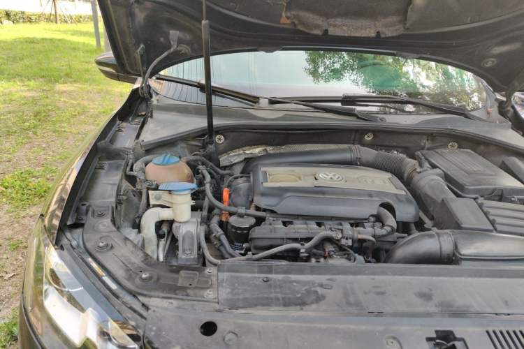 Used Volkswagen Passat 2013 1.8TSI DSG Prestige Edition Engine Bay Right