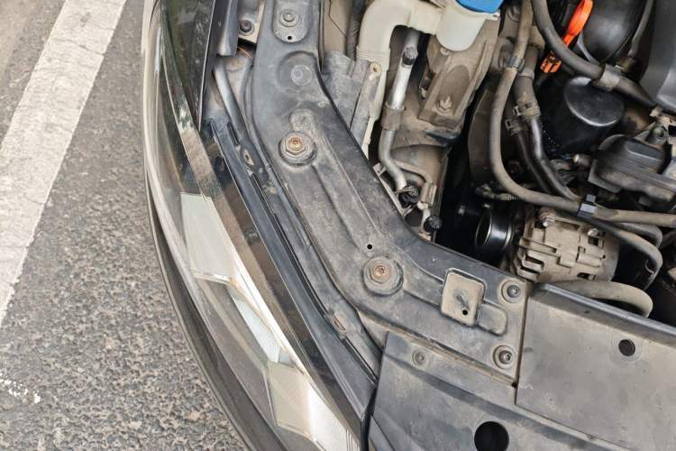 Used Volkswagen Passat 2013 1.8TSI DSG Prestige Edition Engine Bay Right