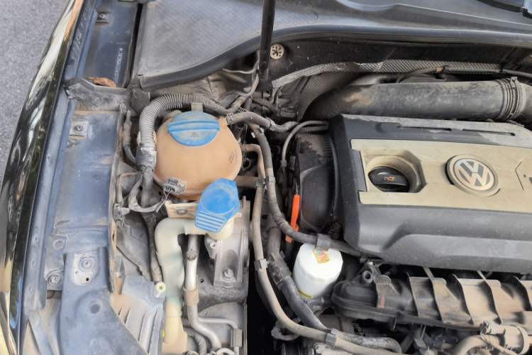 Used Volkswagen Passat 2013 1.8TSI DSG Prestige Edition Engine Bay Right