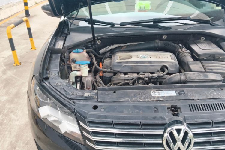 Used Volkswagen Passat 2013 1.8TSI DSG Prestige Edition Engine Bay Right