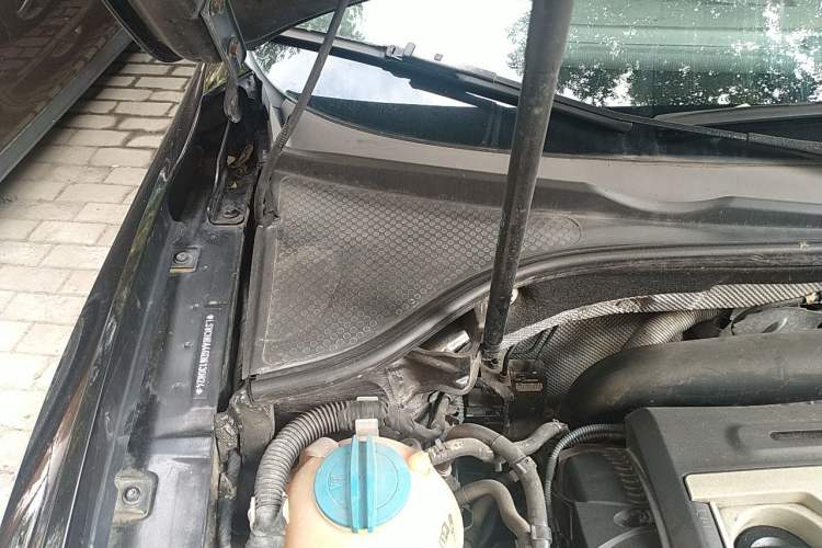 Used Volkswagen Passat 2013 1.8TSI DSG Prestige Edition Engine Bay Right