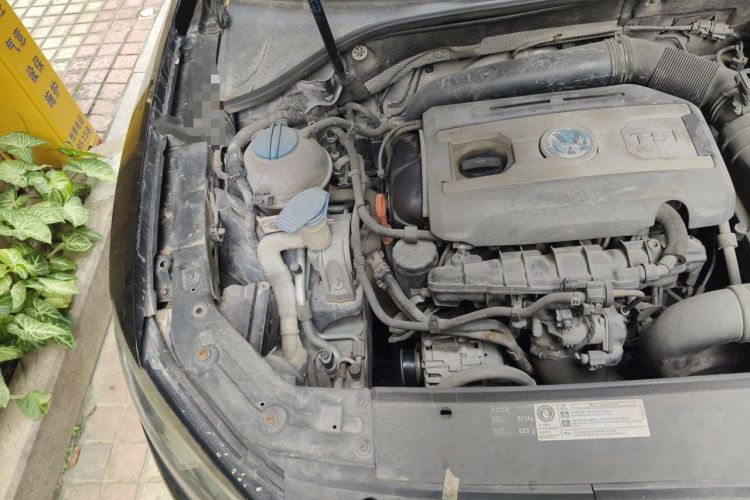 Used Volkswagen Passat 2013 1.8TSI DSG Prestige Edition Engine Bay Right