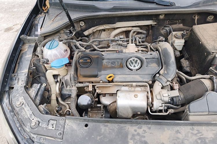 Used Volkswagen Passat 2013 1.4TSI Manual Prestige Edition Engine Bay Right