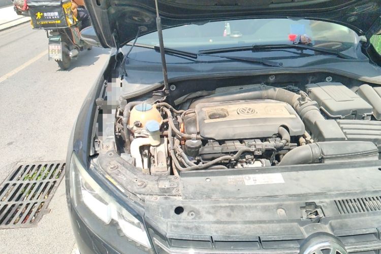 Used Volkswagen Passat 2013 1.8TSI DSG Prestige Edition Engine Bay Right