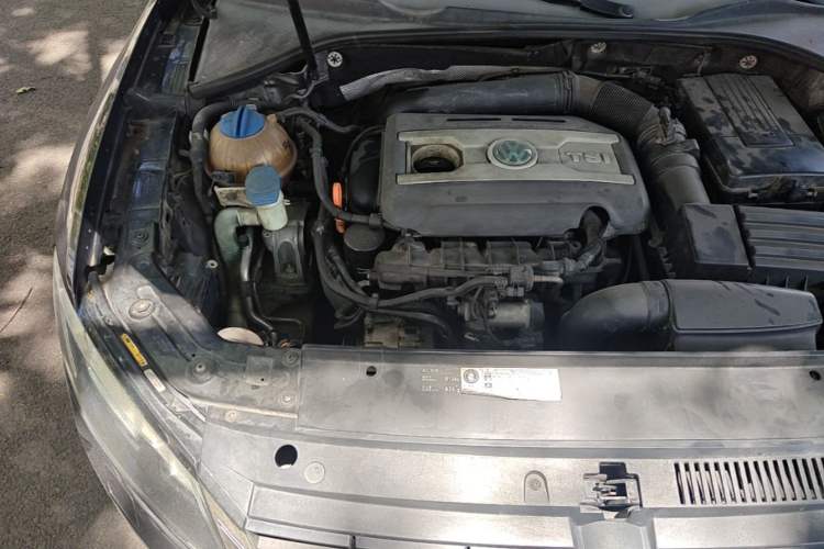 Used Volkswagen Passat 2013 1.8TSI DSG Prestige Edition Engine Bay Right