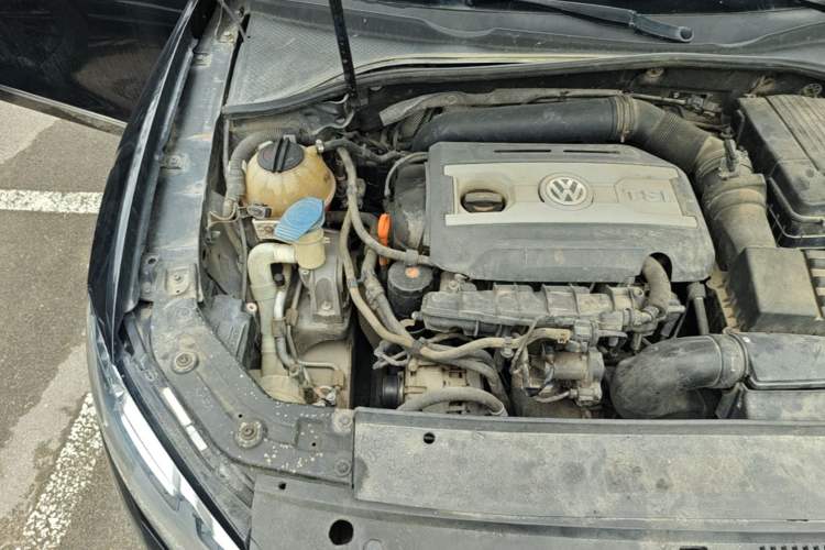 Used Volkswagen Passat 2013 1.8TSI DSG Prestige Edition Engine Bay Right