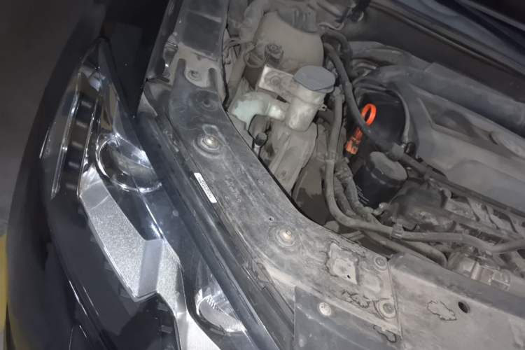 Used Volkswagen Passat 2013 1.8TSI DSG Prestige Edition Engine Bay Right