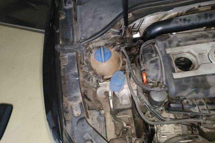 Used Volkswagen Passat 2013 1.8TSI DSG Prestige Edition Engine Bay Right