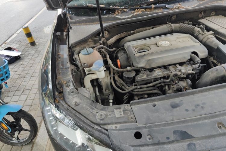 Used Volkswagen Passat 2013 1.8TSI DSG Prestige Edition Engine Bay Right