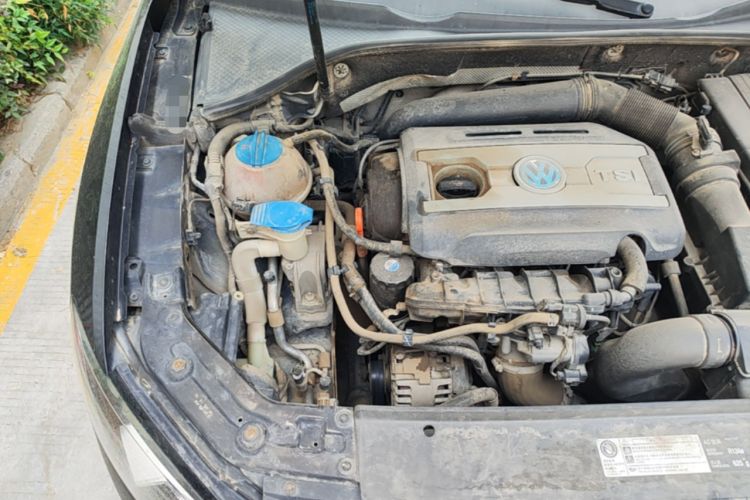 Used Volkswagen Passat 2013 1.8TSI DSG Prestige Edition Engine Bay Right