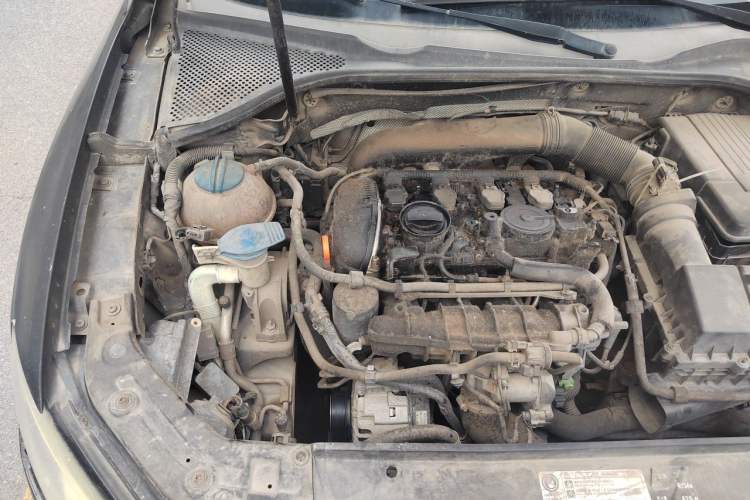 Used Volkswagen Passat 2013 1.8TSI DSG Prestige Edition Engine Bay Right