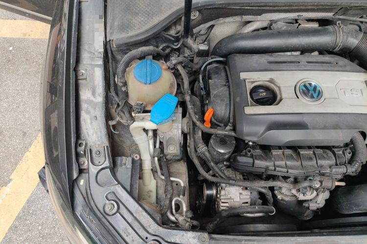 Used Volkswagen Passat 2013 1.8TSI DSG Prestige Edition Engine Bay Right