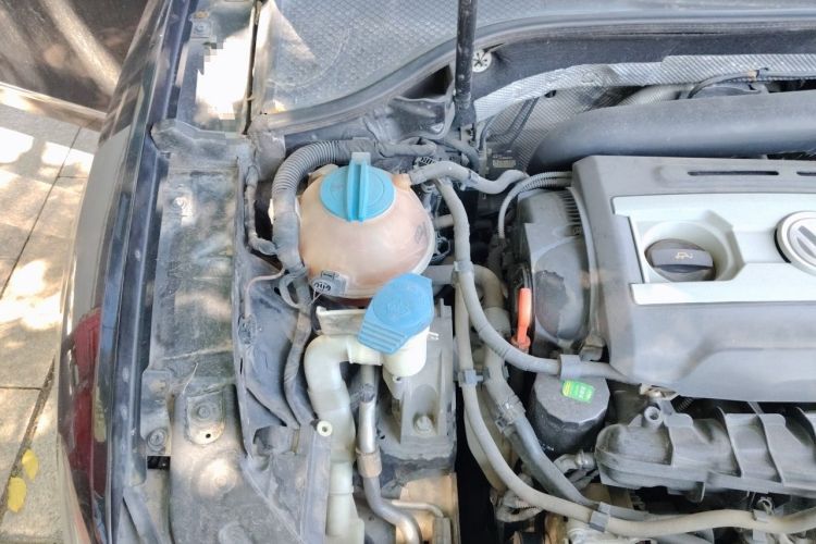 Used Volkswagen Passat 2013 1.8TSI DSG Prestige Edition Engine Bay Right