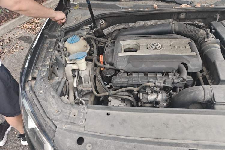 Used Volkswagen Passat 2013 1.8TSI DSG Prestige Edition Engine Bay Right