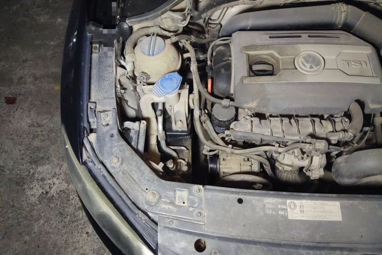 Used Volkswagen Passat 2013 1.8TSI DSG Prestige Edition Engine Bay Right