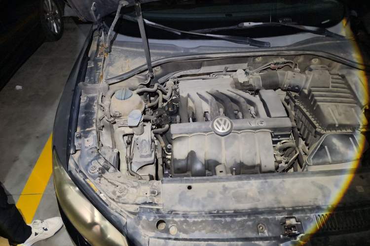 Used Volkswagen Passat 2013 3.0L V6 DSG Flagship Edition Engine Bay Right
