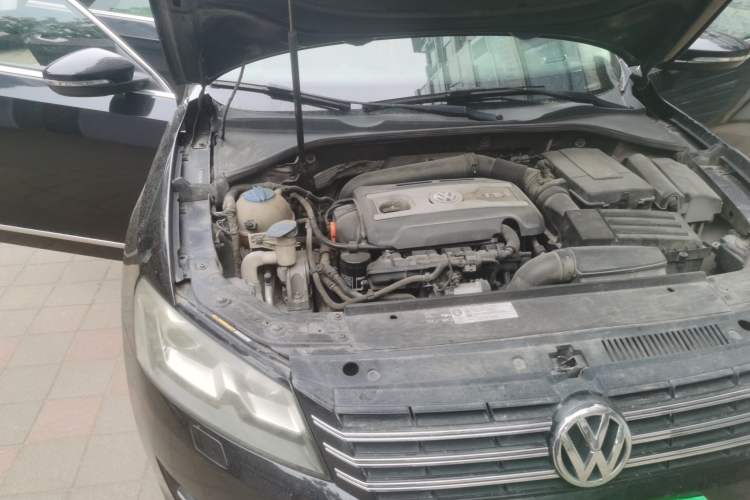 Used Volkswagen Passat 2013 1.8TSI DSG Prestige Edition Engine Bay Right
