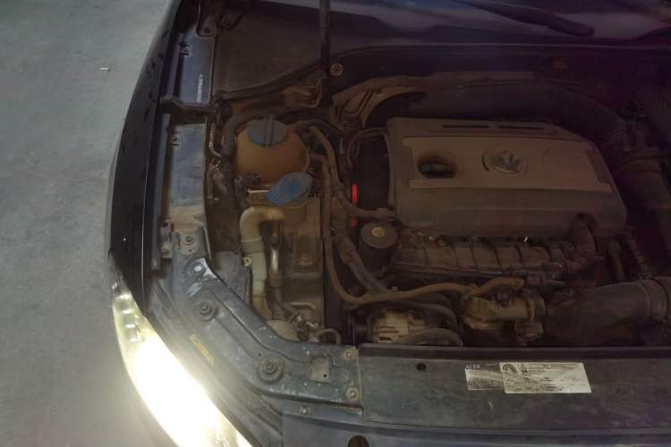 Used Volkswagen Passat 2013 1.8TSI DSG Prestige Edition Engine Bay Right