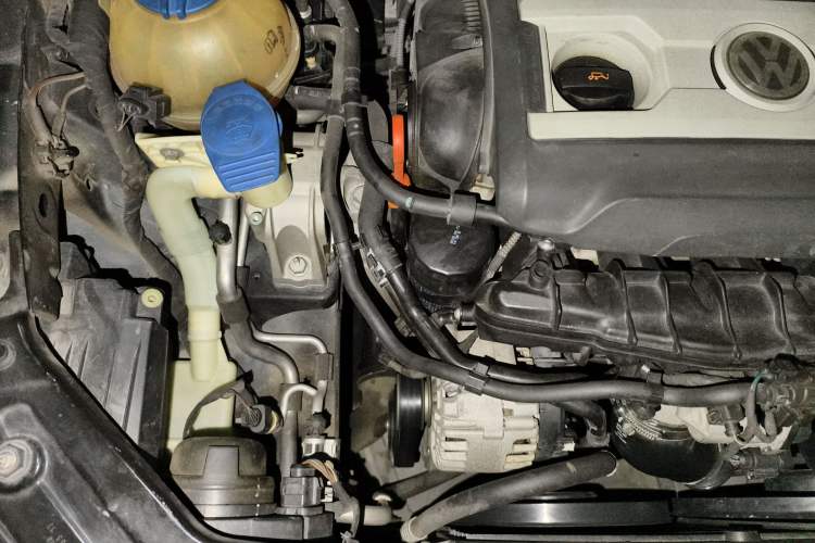 Used Volkswagen Passat 2013 1.8TSI DSG Prestige Edition Engine Bay Right
