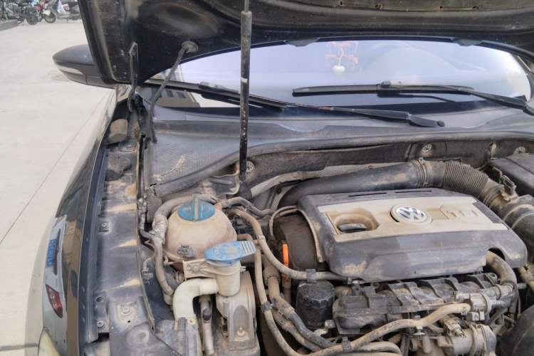 Used Volkswagen Passat 2013 1.8TSI DSG Prestige Edition Engine Bay Right