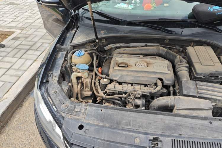 Used Volkswagen Passat 2013 1.8TSI DSG Prestige Edition Engine Bay Right