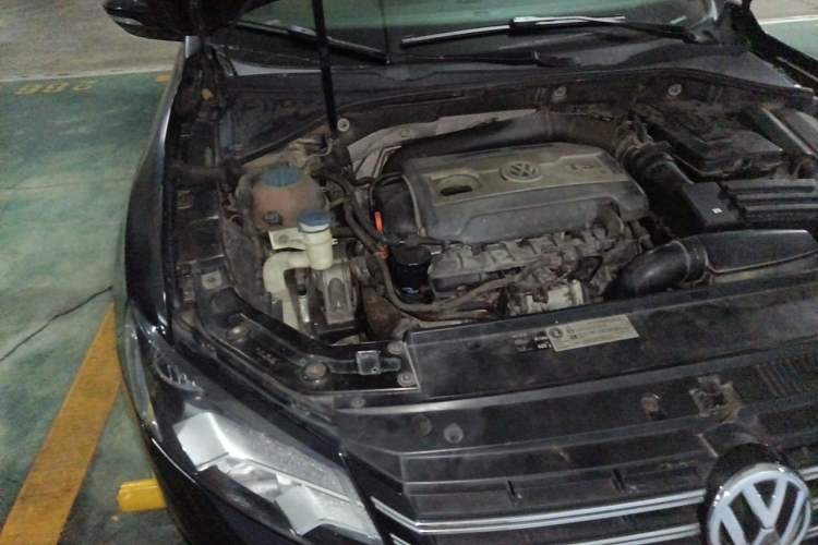 Used Volkswagen Passat 2013 1.8TSI DSG Prestige Edition Engine Bay Right