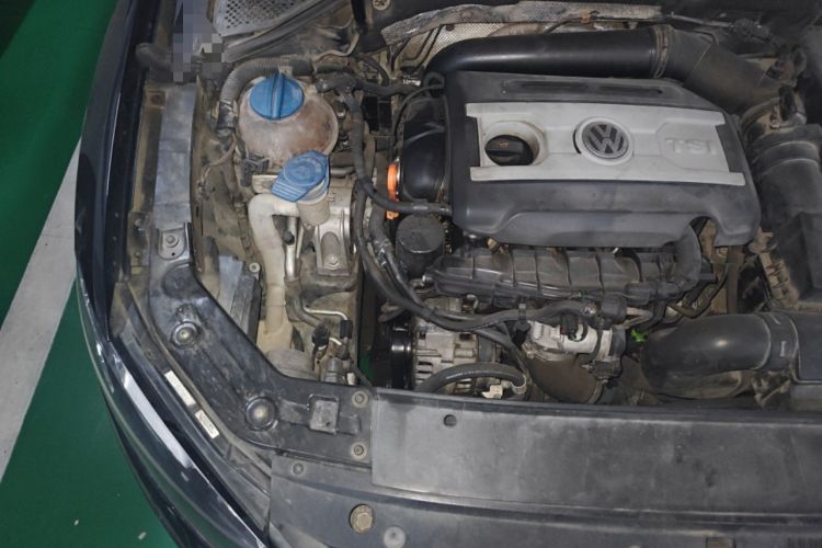 Used Volkswagen Passat 2013 1.8TSI DSG Prestige Edition Engine Bay Right