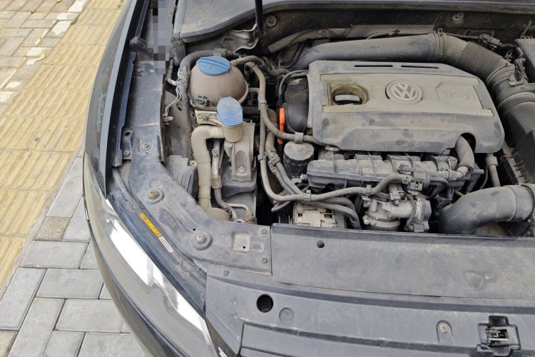 Used Volkswagen Passat 2013 1.8TSI DSG Prestige Edition Engine Bay Right