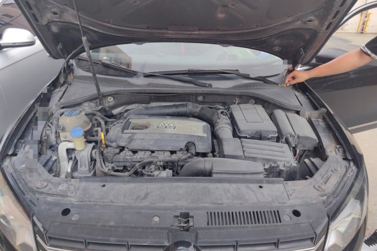 Used Volkswagen Passat 2013 1.8TSI DSG Prestige Edition Engine Bay