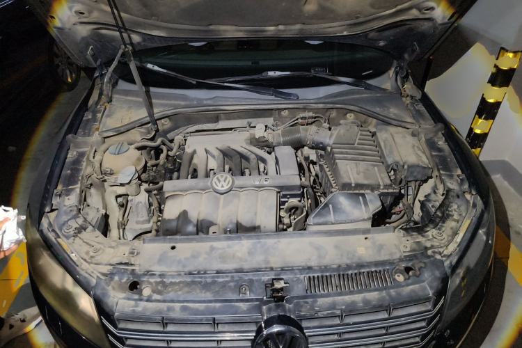 Used Volkswagen Passat 2013 3.0L V6 DSG Flagship Edition Engine Bay
