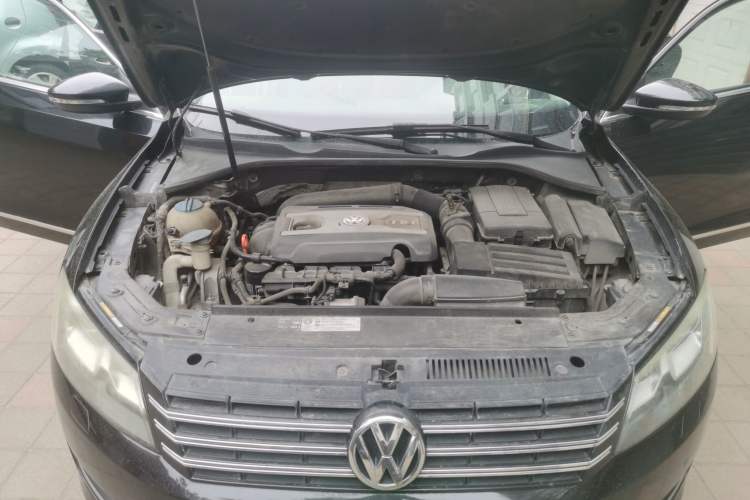 Used Volkswagen Passat 2013 1.8TSI DSG Prestige Edition Engine Bay