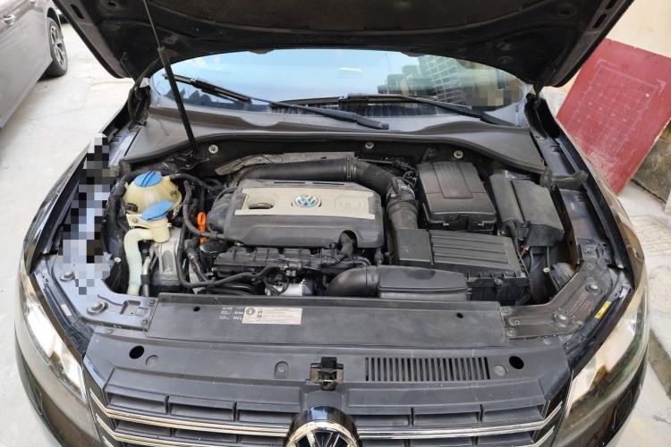 Used Volkswagen Passat 2013 1.8TSI DSG Ultimate Edition Engine Bay