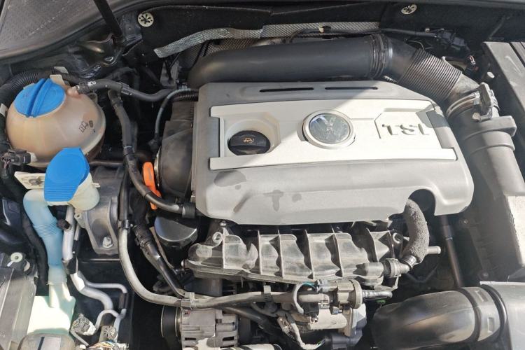 Used Volkswagen Passat 2013 1.8TSI DSG Prestige Edition Engine Bay