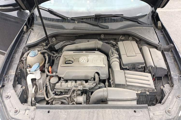Used Volkswagen Passat 2013 1.8TSI DSG Prestige Edition Engine Bay