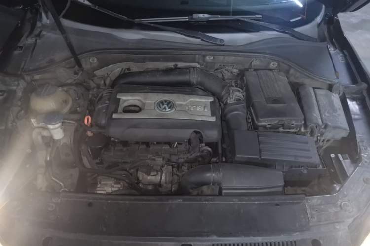Used Volkswagen Passat 2013 1.8TSI DSG Prestige Edition Engine Bay