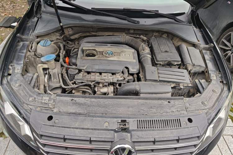 Used Volkswagen Passat 2013 1.8TSI DSG Prestige Edition Engine Bay