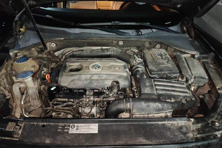 Used Volkswagen Passat 2013 1.8TSI DSG Prestige Edition Engine Bay