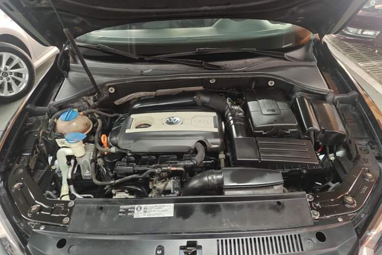 Used Volkswagen Passat 2013 1.8TSI DSG Prestige Edition Engine Bay