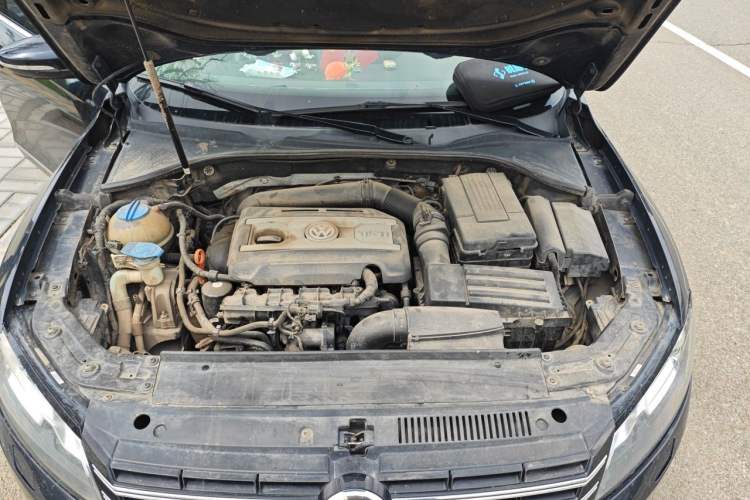 Used Volkswagen Passat 2013 1.8TSI DSG Prestige Edition Engine Bay
