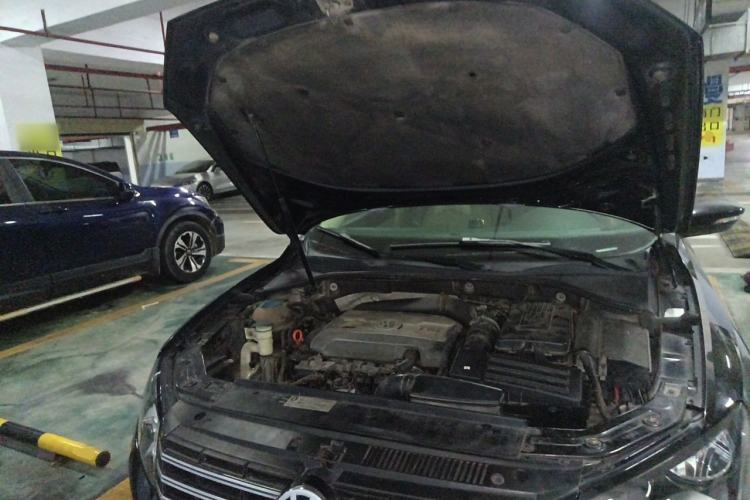 Used Volkswagen Passat 2013 1.8TSI DSG Prestige Edition Engine Bay
