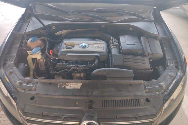 Used Volkswagen Passat 2013 1.8TSI DSG Prestige Edition Engine Bay