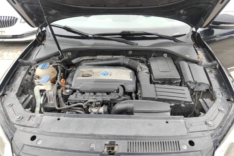 Used Volkswagen Passat 2013 1.8TSI DSG Prestige Edition Engine Bay